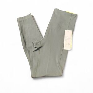 Women’s All In Motion Dynamic Flex 7/8 Leggings NWT!